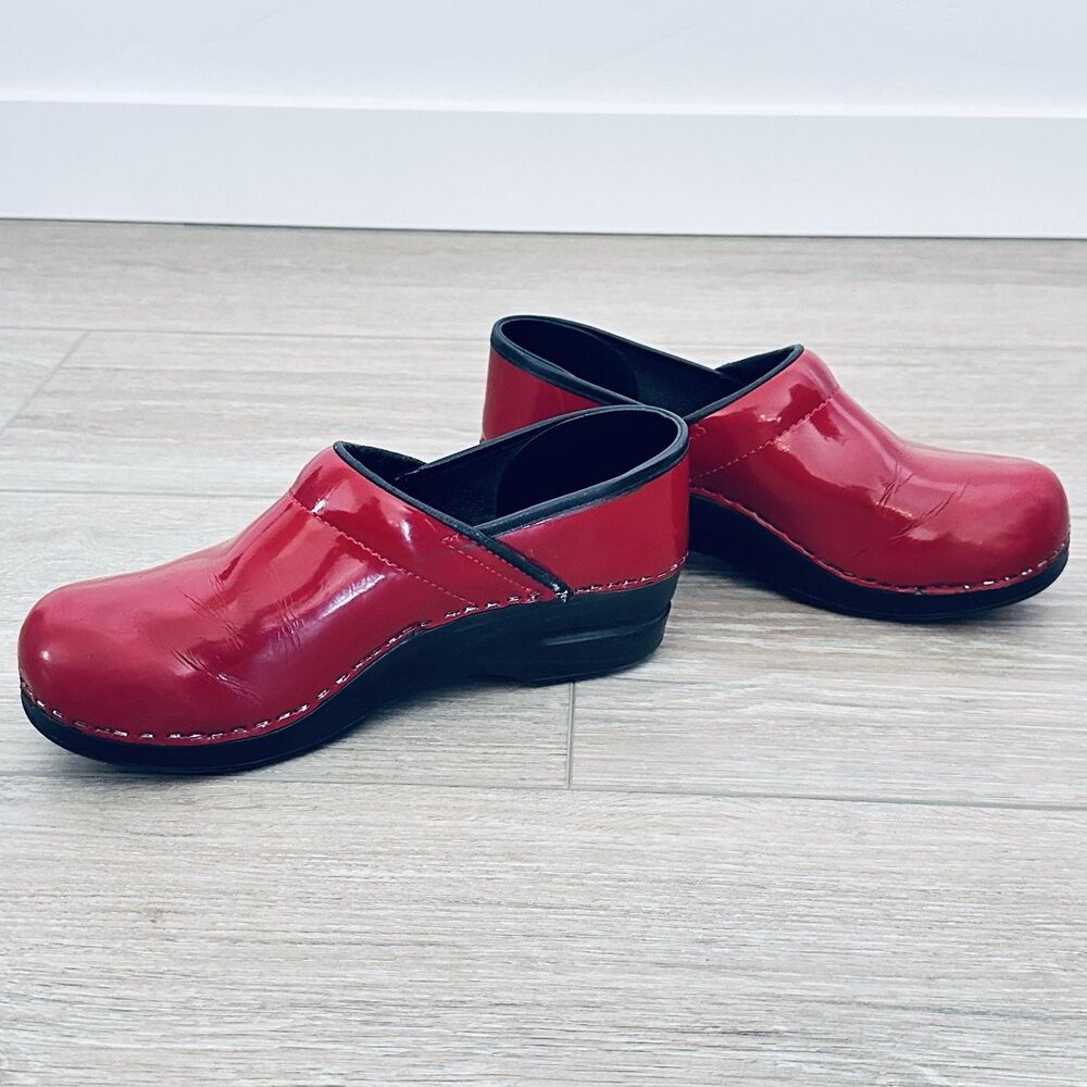 Sanita Danish Clog Red Women Size 38 7.5 Comfort Work Nursing Cooking Serving